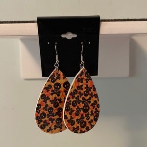 Skull & Crossbones Halloween drop earrings